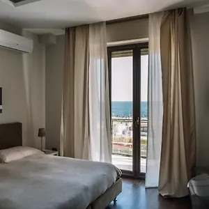 bb-hotei.taorminaitalyhotels.com/